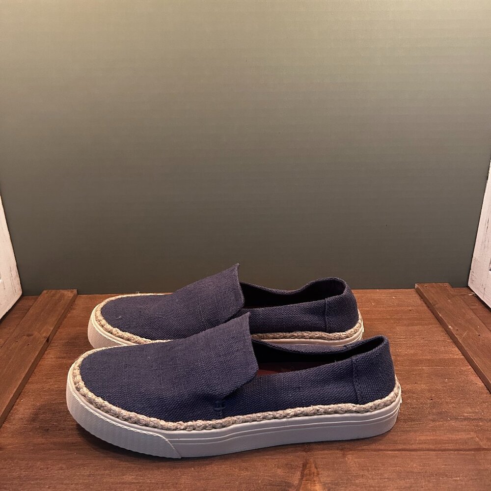 NWOT Toms Womens Canvas Classic Blue Slip On Shoe Size 8